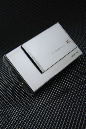 ���U��j FUJIFILM FinePix-Z200fb ���~�Ӥ�