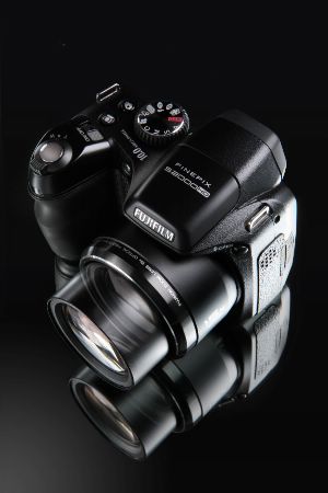 ���U��j FUJIFILM Finepix-S2000HD ���~�Ӥ�